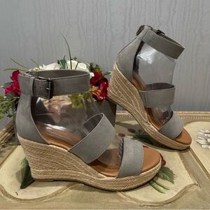 Dolcetta Suze Espadrille Wedges Faux Suede Smoke Gray Back Zip Sz 8 NWT